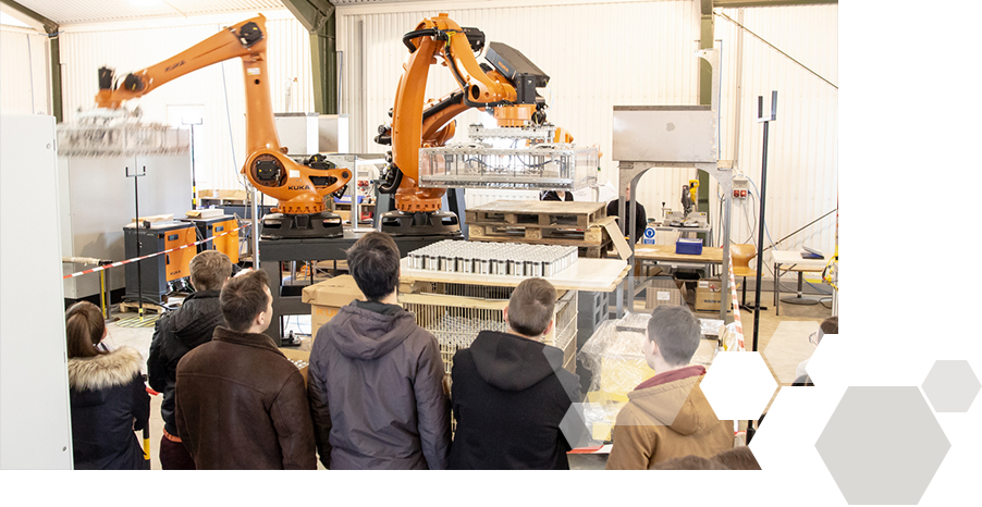 KUKA-Robot-X szakmai tal&aacute;lkoz&oacute;