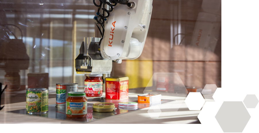 A rendezv&eacute;ny demo robotkarjait a KUKA Hung&aacute;ria biztos&iacute;totta sz&aacute;munkra